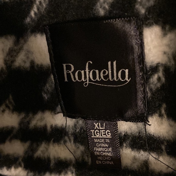 Black and White herringbone 3/4 jacket. - Picture 9 of 9